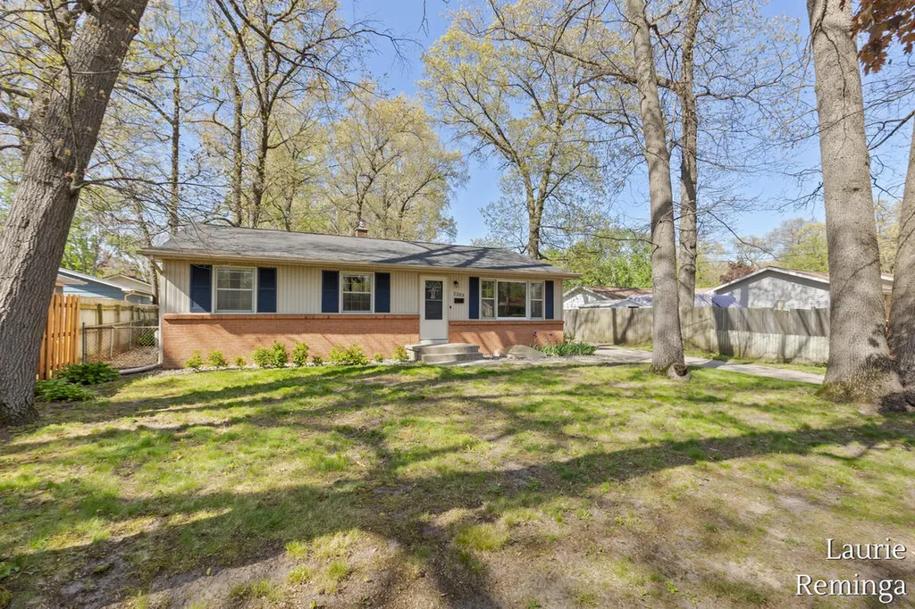 2203 Lacrosse Street SW Wyoming City MI 49519