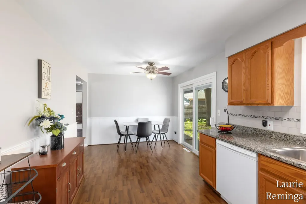 2203 Lacrosse Street SW Wyoming City MI 49519