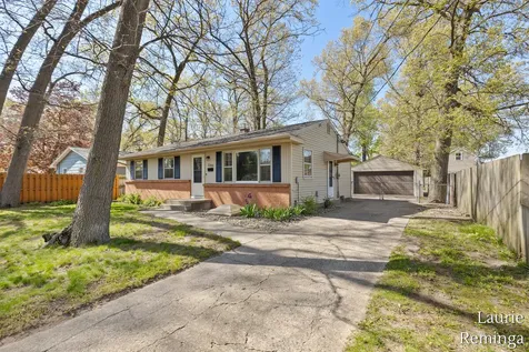 2203 Lacrosse Street SW Wyoming City MI 49519