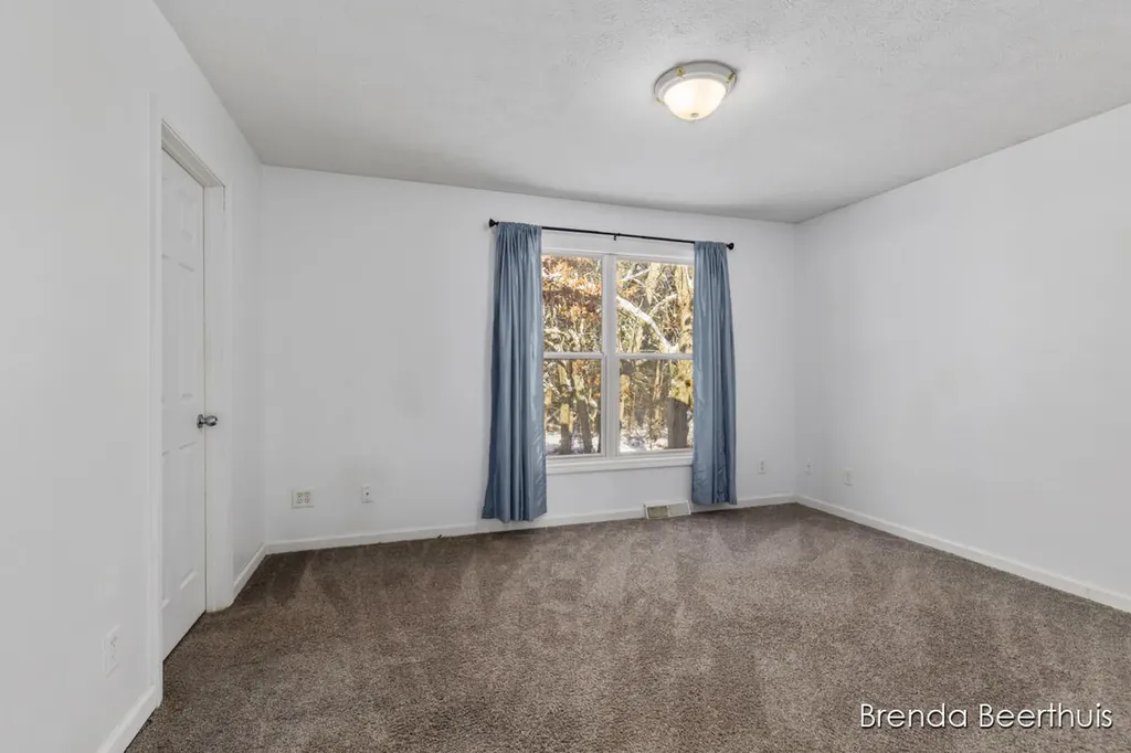10950 Debbie Drive Eureka Township MI 48838