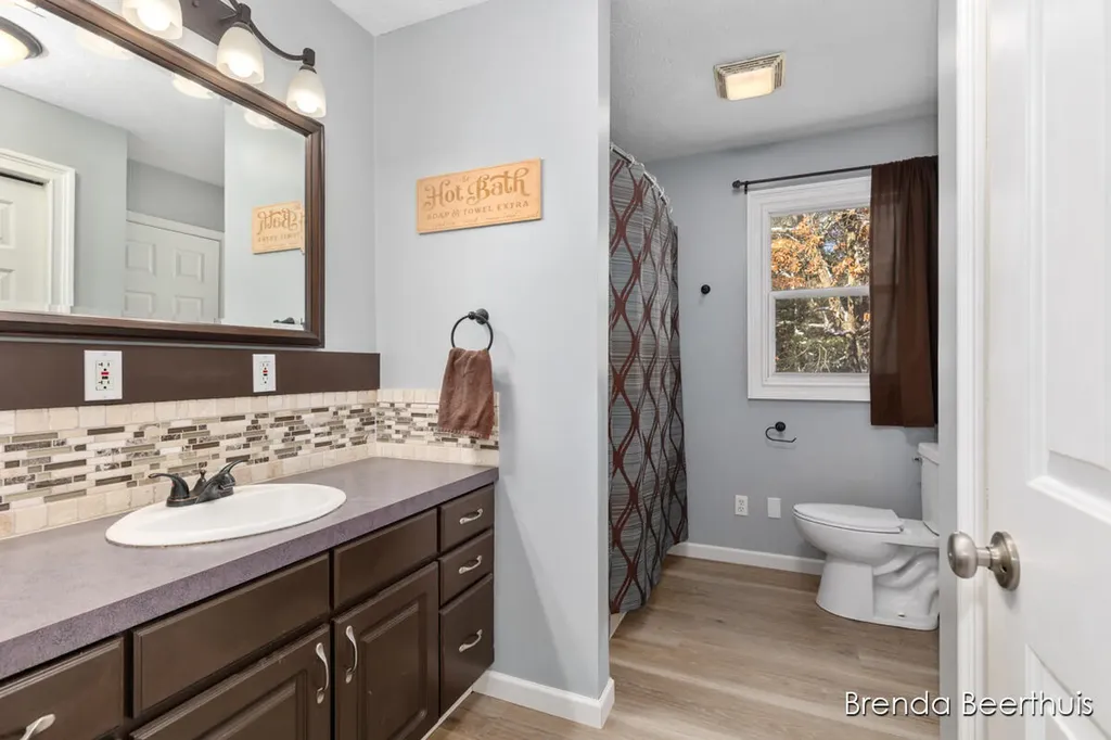 10950 Debbie Drive Eureka Township MI 48838