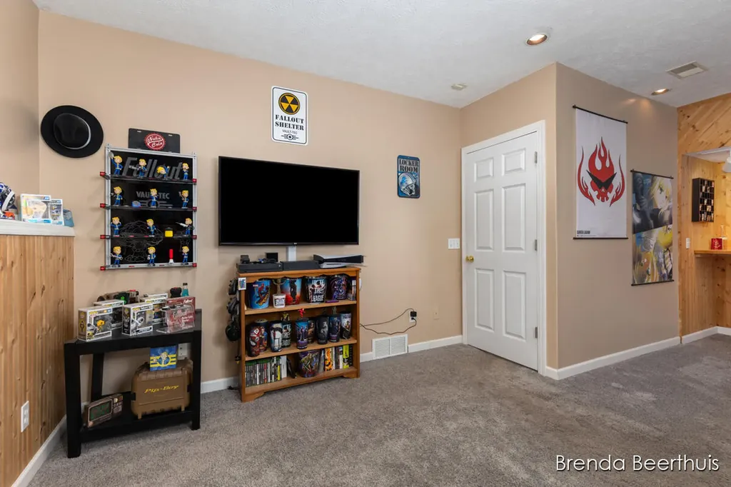 10950 Debbie Drive Eureka Township MI 48838