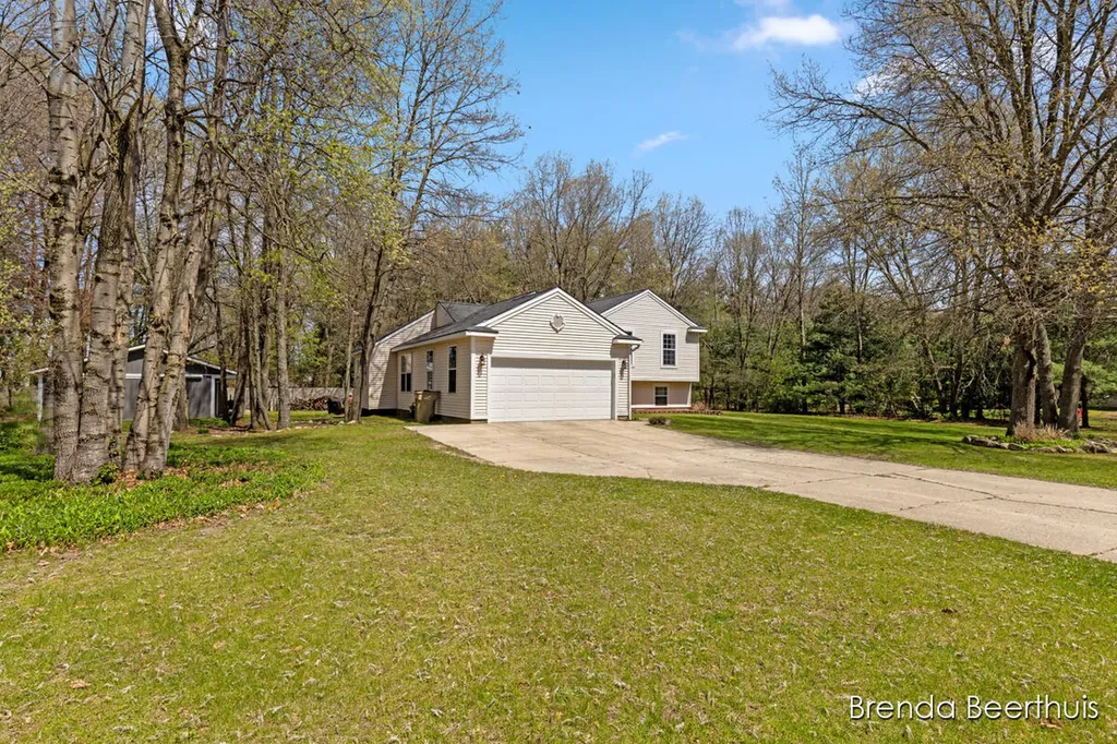 10950 Debbie Drive Eureka Township MI 48838