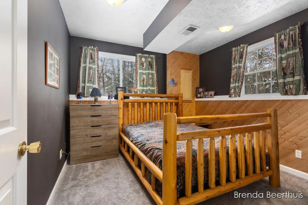 10950 Debbie Drive Eureka Township MI 48838