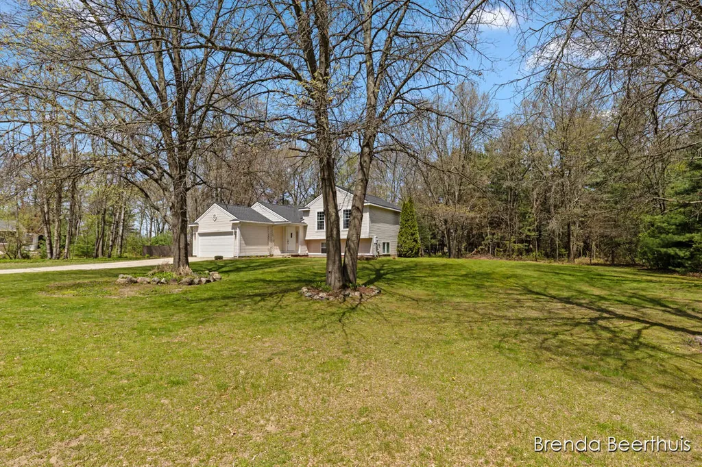 10950 Debbie Drive Eureka Township MI 48838