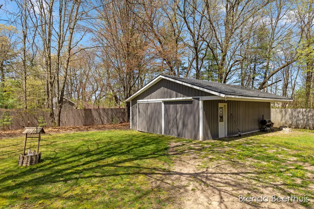 10950 Debbie Drive Eureka Township MI 48838