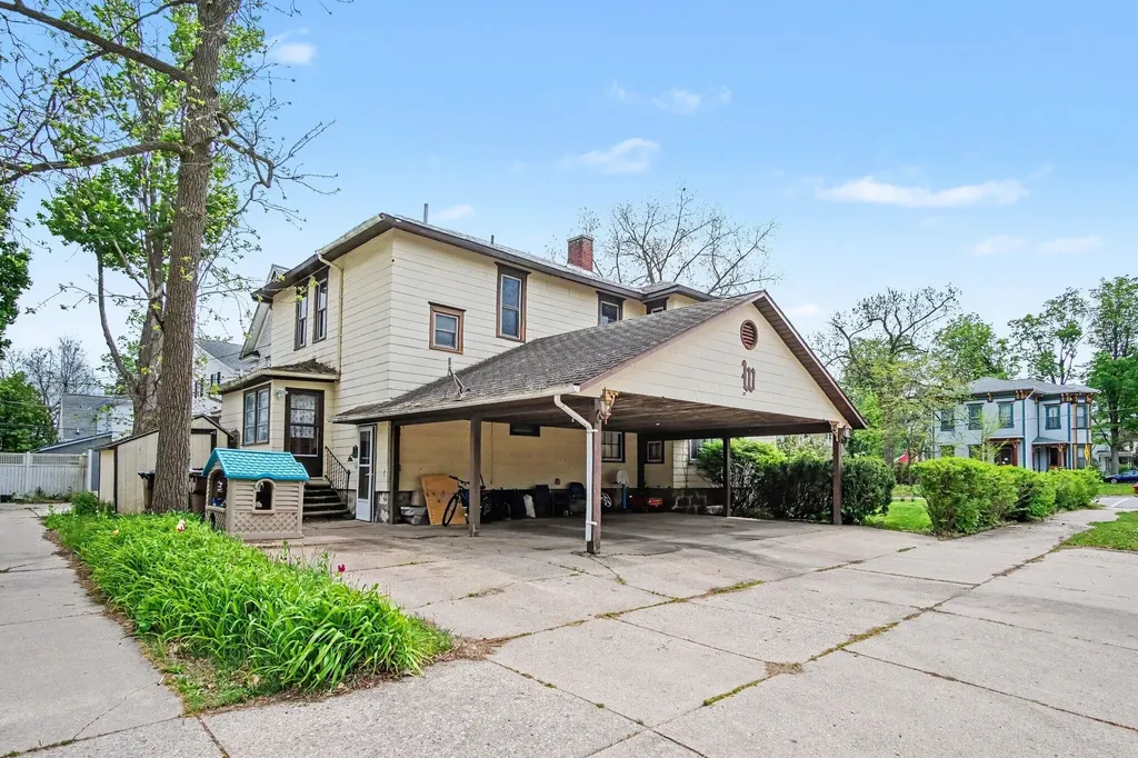 403 Maple Street Big Rapids City MI 49307