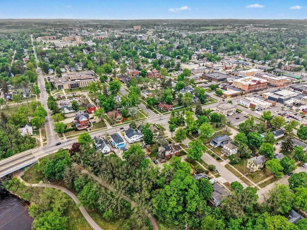 403 Maple Street Big Rapids City MI 49307