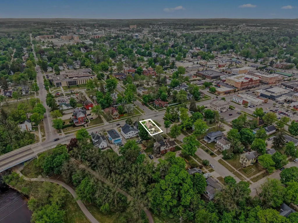 403 Maple Street Big Rapids City MI 49307