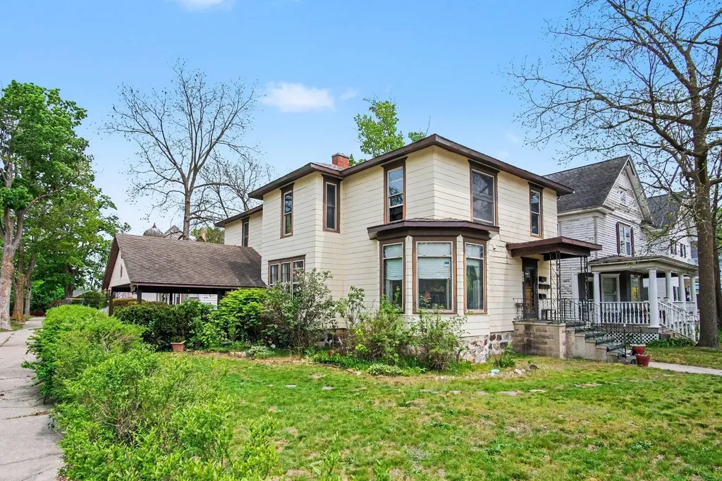 403 Maple Street Big Rapids City MI 49307