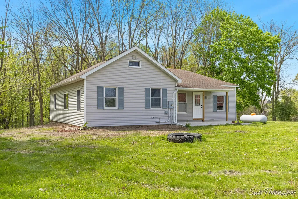 1751 E Boyer Road Bushnell Township MI 48834