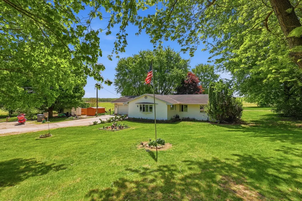 64469 66th Avenue Hartford Township MI 49057