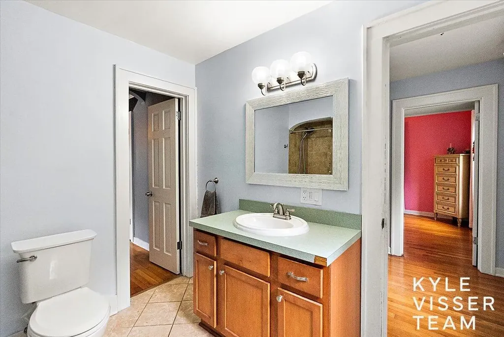 320 Gladstone Drive SE East Grand Rapids City MI 49506