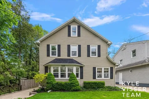320 Gladstone Drive SE East Grand Rapids City MI 49506