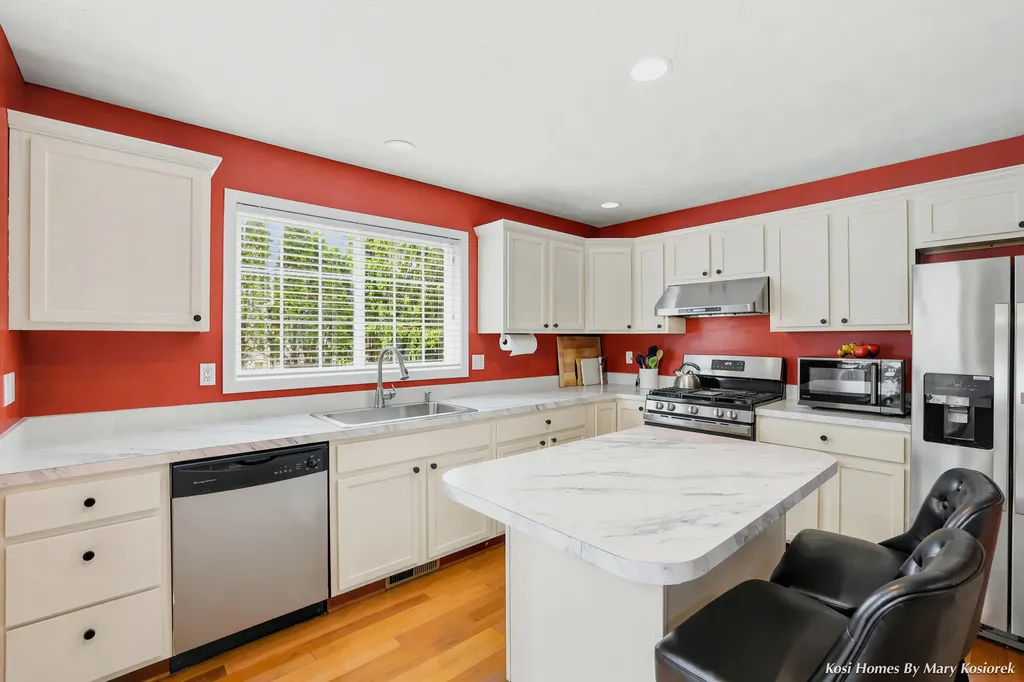 3078 Ledgestone Place NE Grand Rapids Charter Township MI 49525