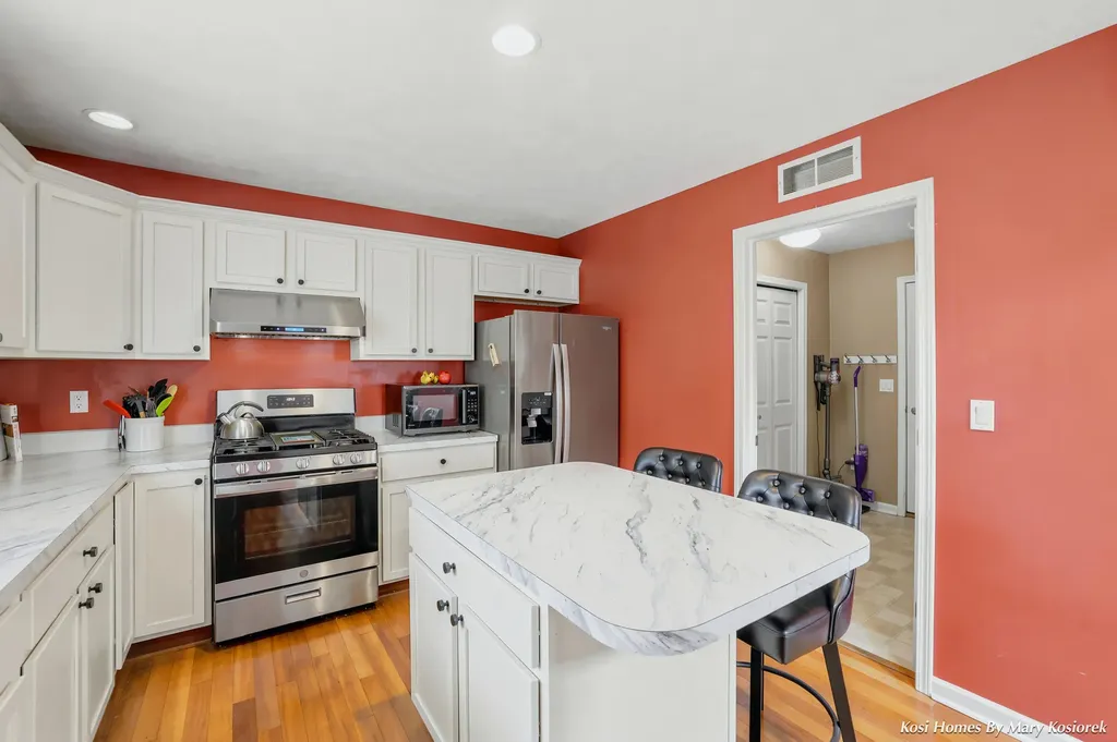 3078 Ledgestone Place NE Grand Rapids Charter Township MI 49525