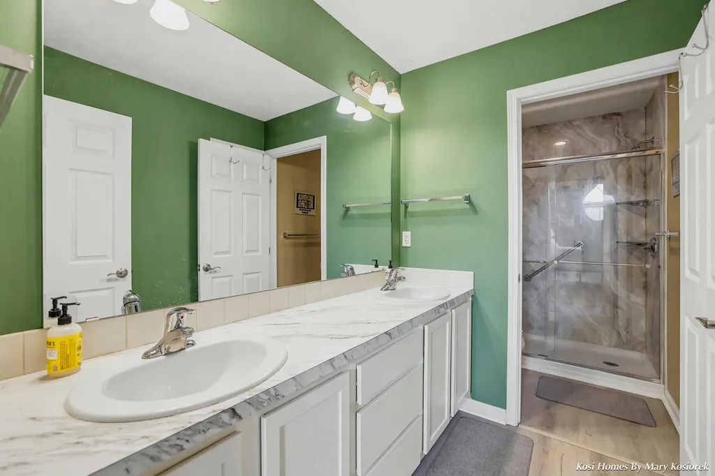 3078 Ledgestone Place NE Grand Rapids Charter Township MI 49525