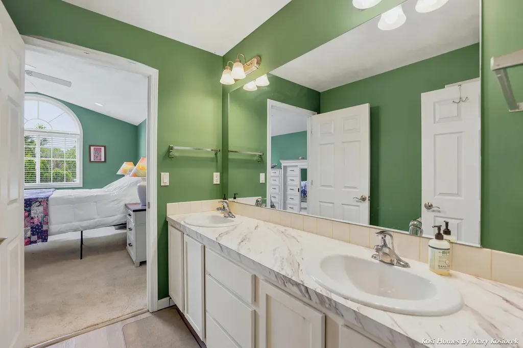 3078 Ledgestone Place NE Grand Rapids Charter Township MI 49525