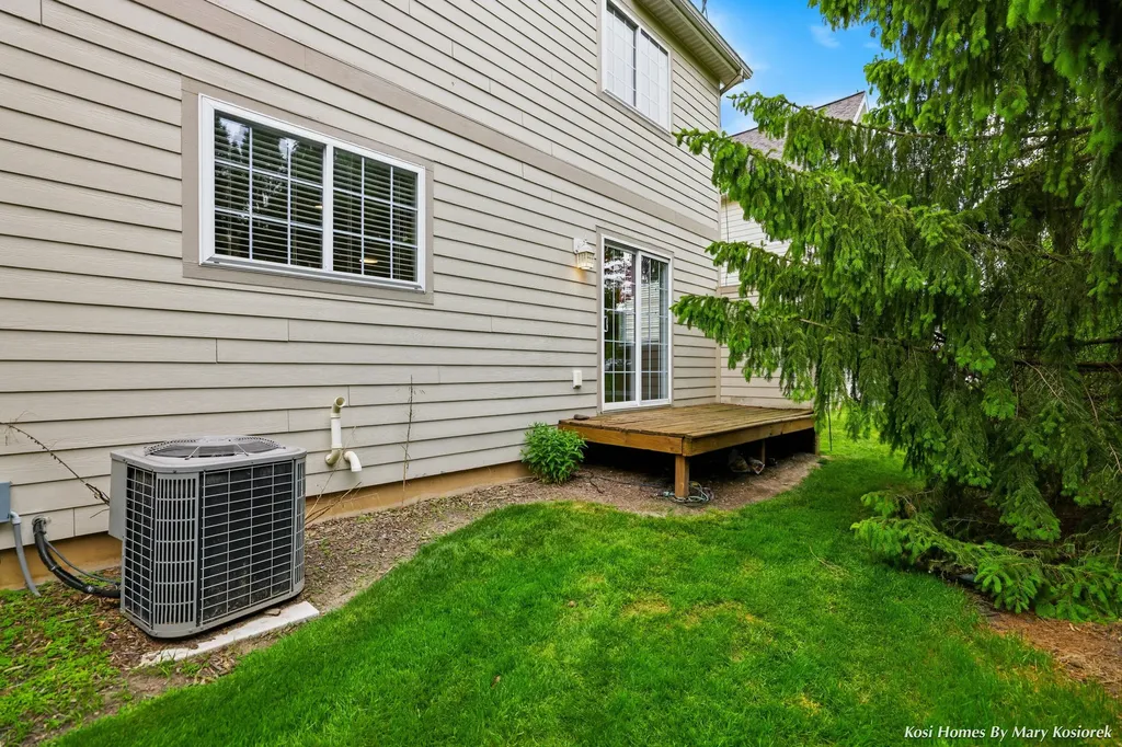 3078 Ledgestone Place NE Grand Rapids Charter Township MI 49525