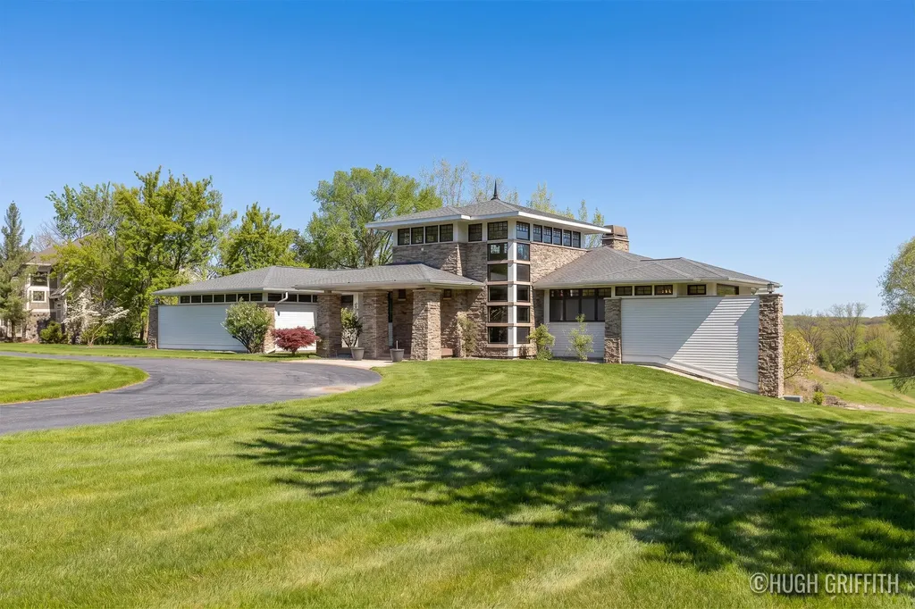 899 Skyevale NE Ada Township MI 49301