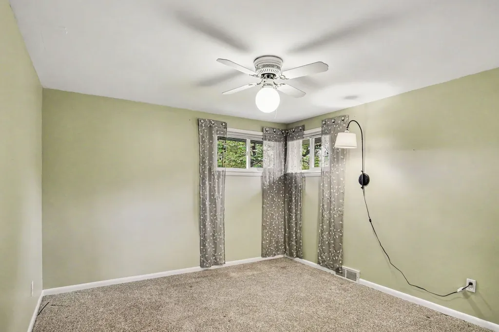 751 Larkspur Avenue NW Grand Rapids City MI 49504
