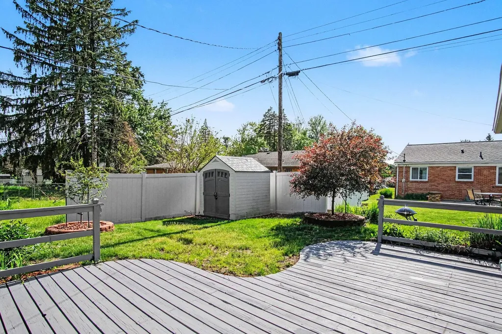 751 Larkspur Avenue NW Grand Rapids City MI 49504