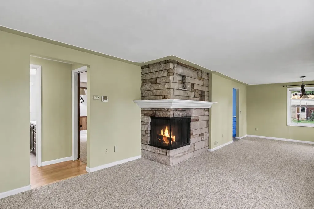751 Larkspur Avenue NW Grand Rapids City MI 49504