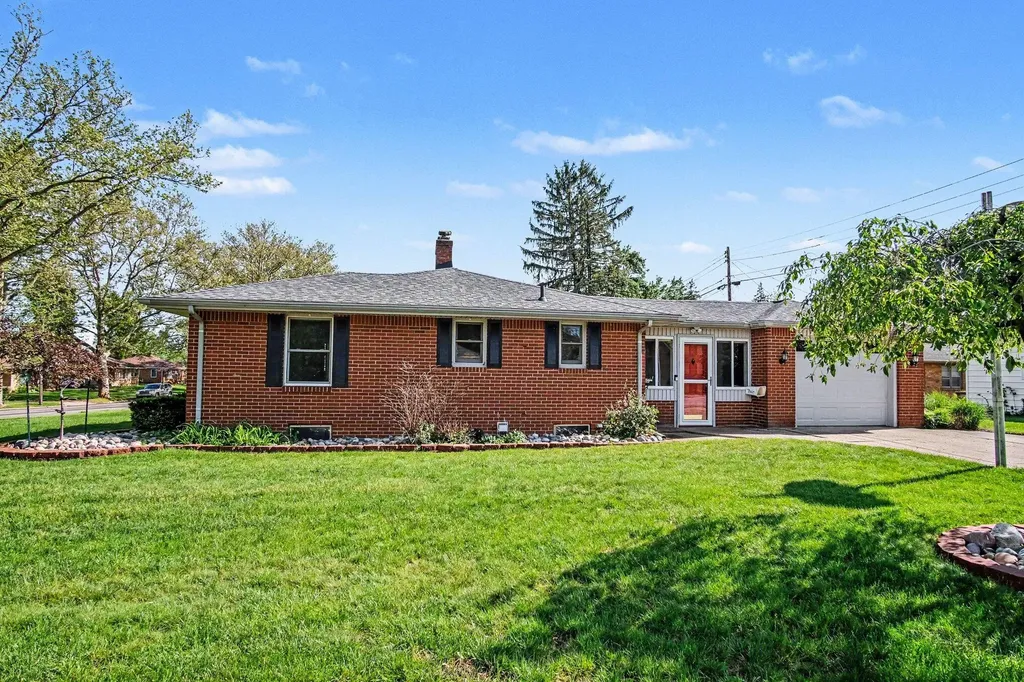 751 Larkspur Avenue NW Grand Rapids City MI 49504