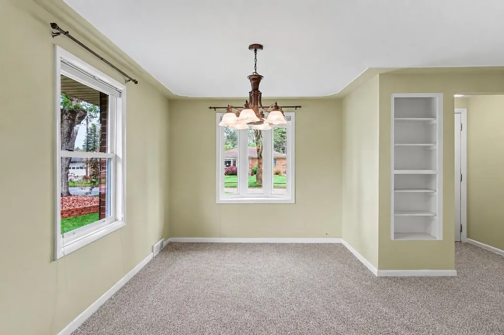 751 Larkspur Avenue NW Grand Rapids City MI 49504