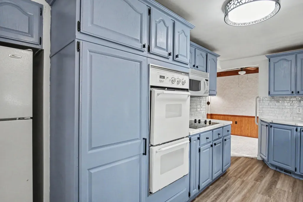 751 Larkspur Avenue NW Grand Rapids City MI 49504