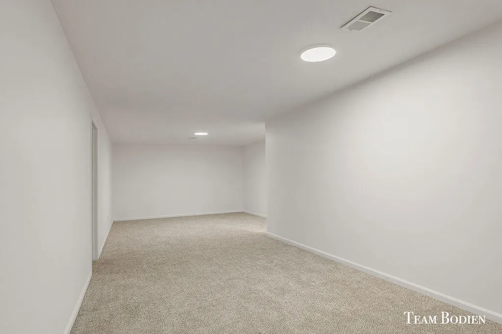 201 Bona Vista Drive NW Grand Rapids City MI 49504
