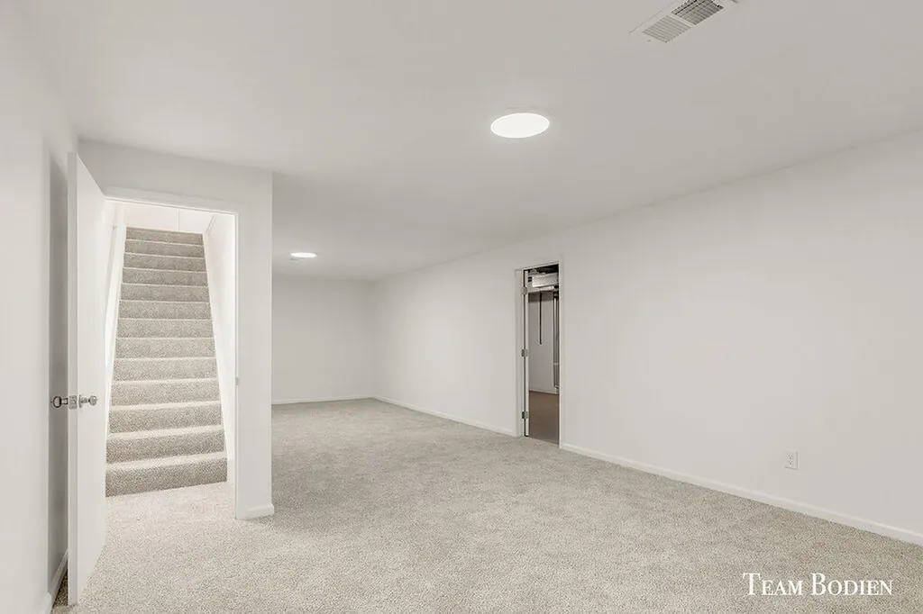 201 Bona Vista Drive NW Grand Rapids City MI 49504