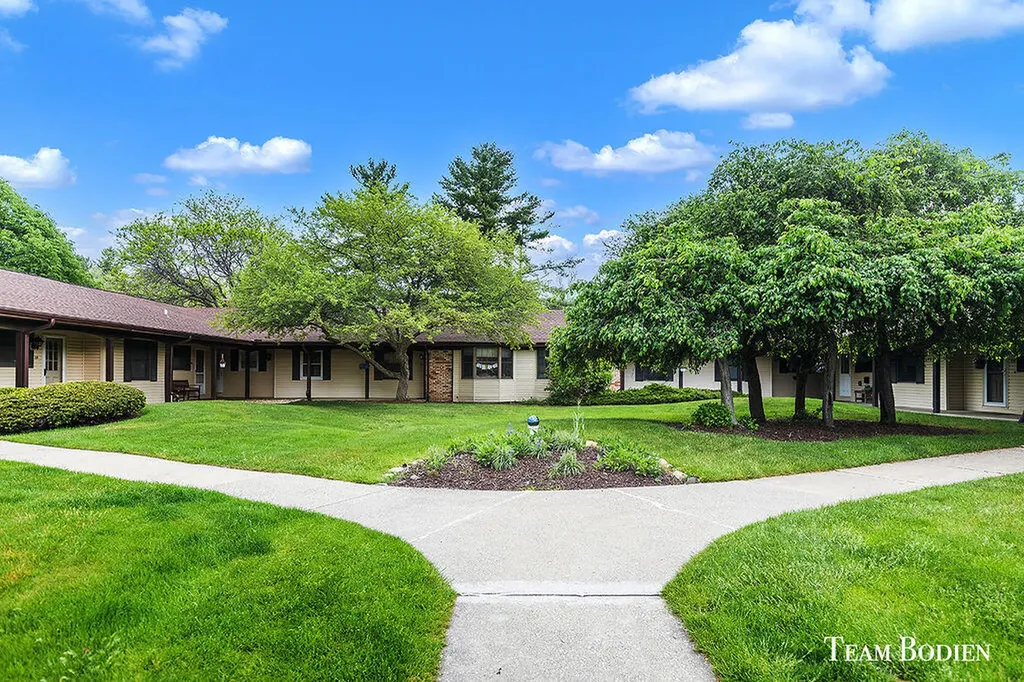 201 Bona Vista Drive NW Grand Rapids City MI 49504