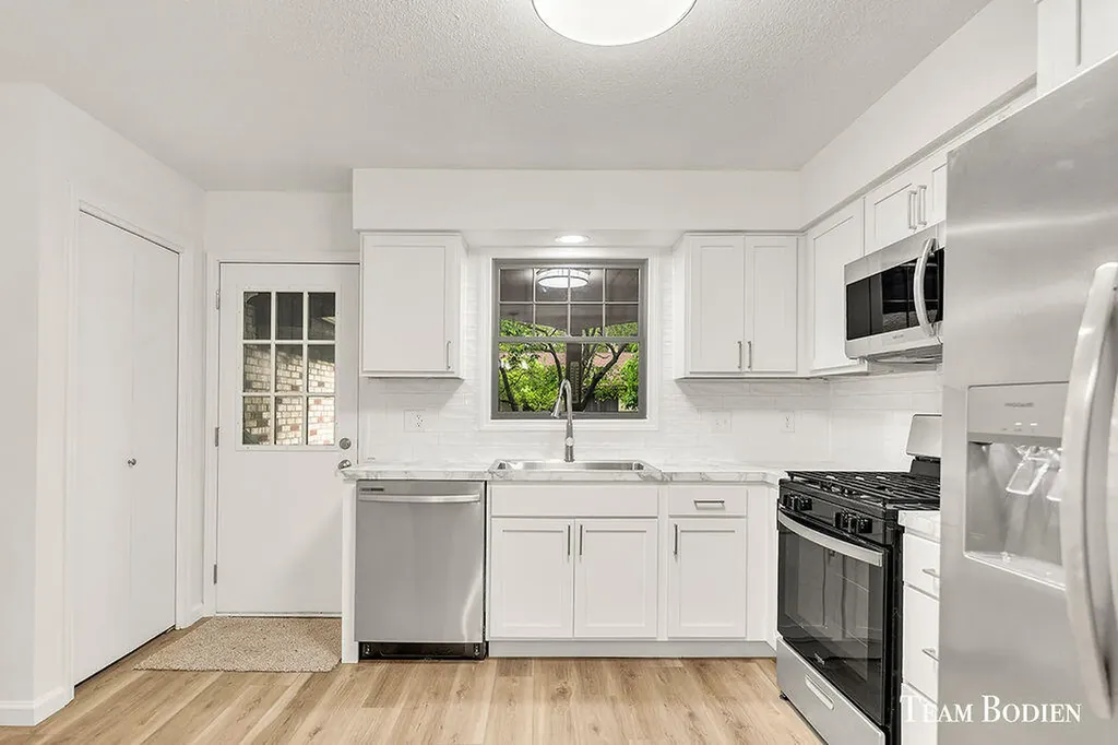 201 Bona Vista Drive NW Grand Rapids City MI 49504