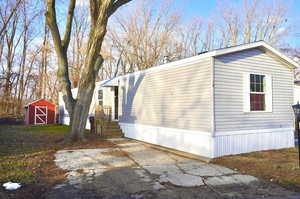 411 S Grover Avenue Alma City MI 48801