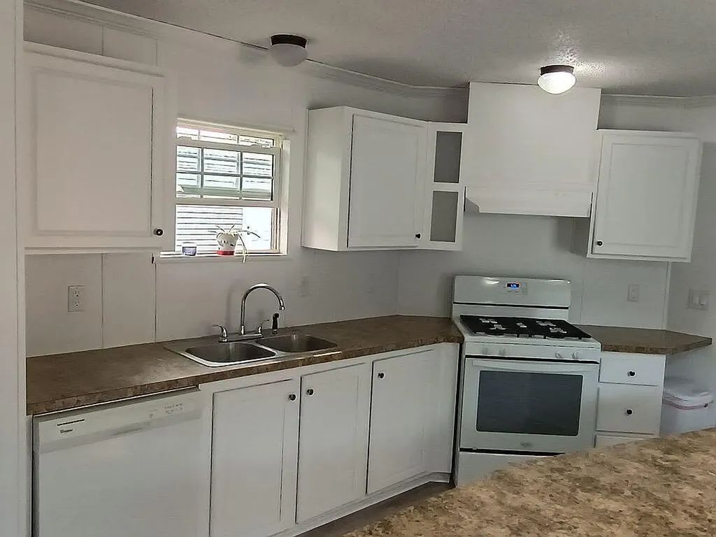 411 S Grover Avenue Alma City MI 48801