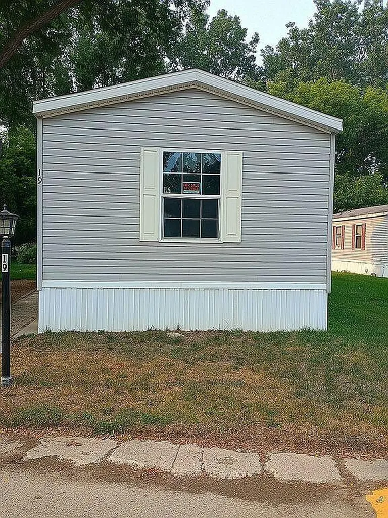 411 S Grover Avenue Alma City MI 48801