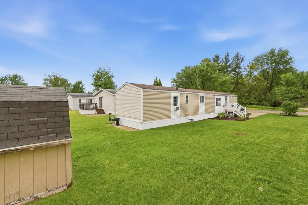 4446 Jardin Drive NW Walker City MI 49534