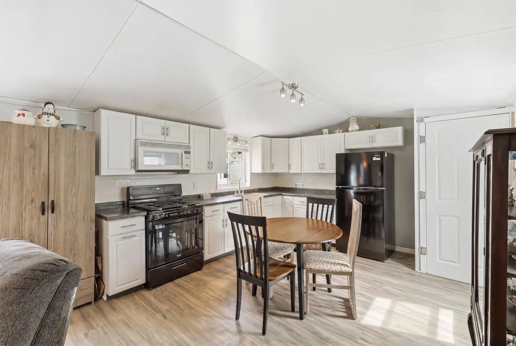 4446 Jardin Drive NW Walker City MI 49534