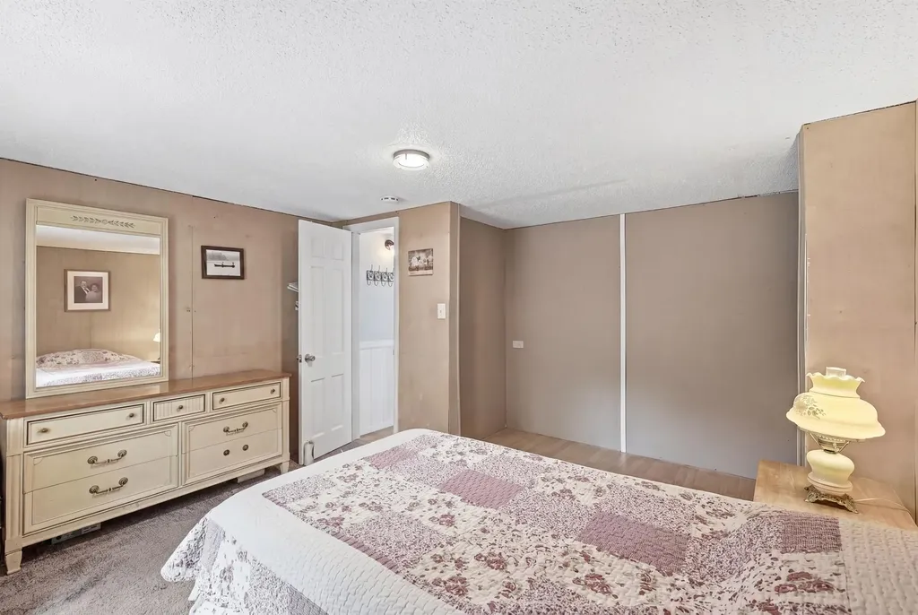 4446 Jardin Drive NW Walker City MI 49534