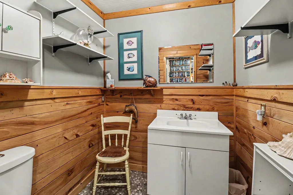 5739 Benzie Highway Benzonia Township MI 49616