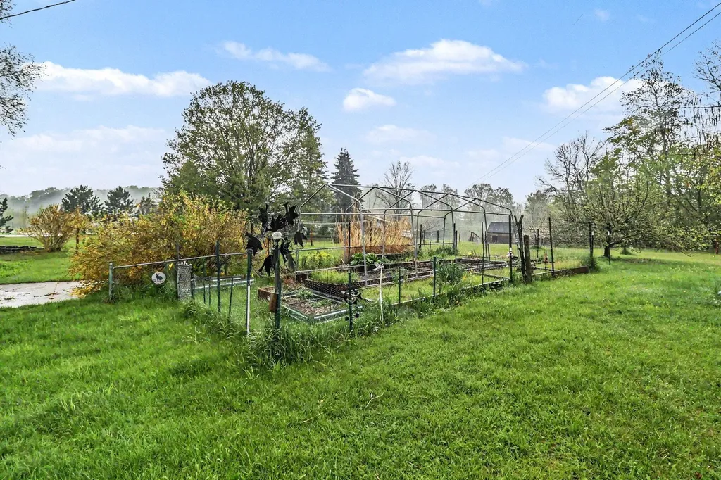5739 Benzie Highway Benzonia Township MI 49616