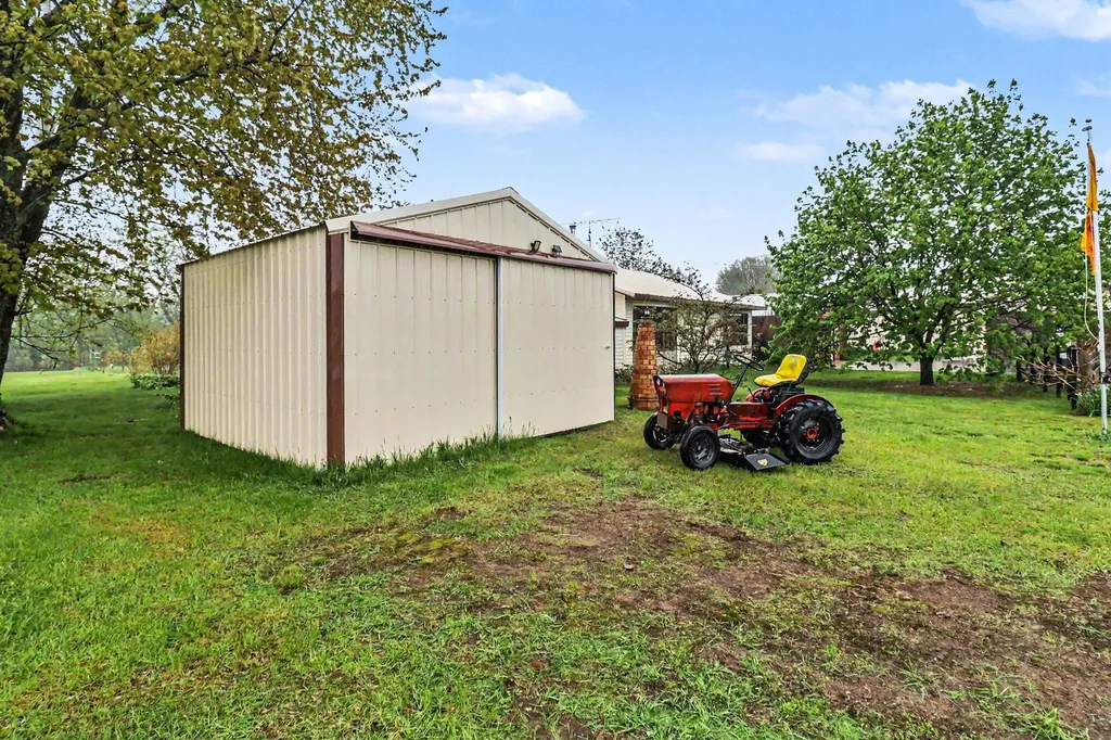 5739 Benzie Highway Benzonia Township MI 49616
