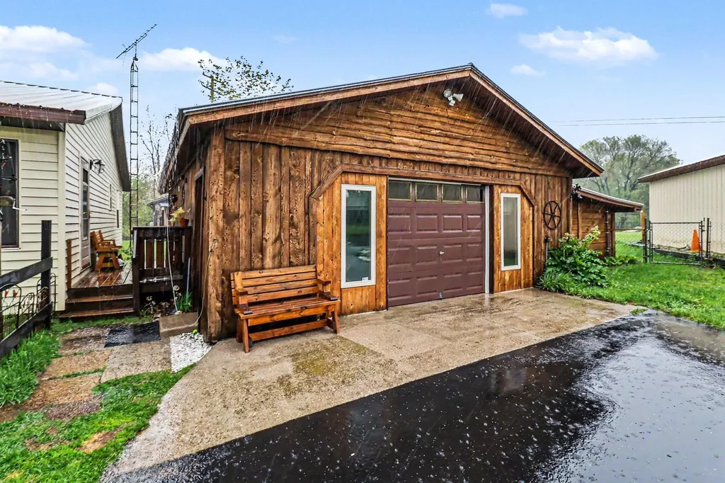 5739 Benzie Highway Benzonia Township MI 49616
