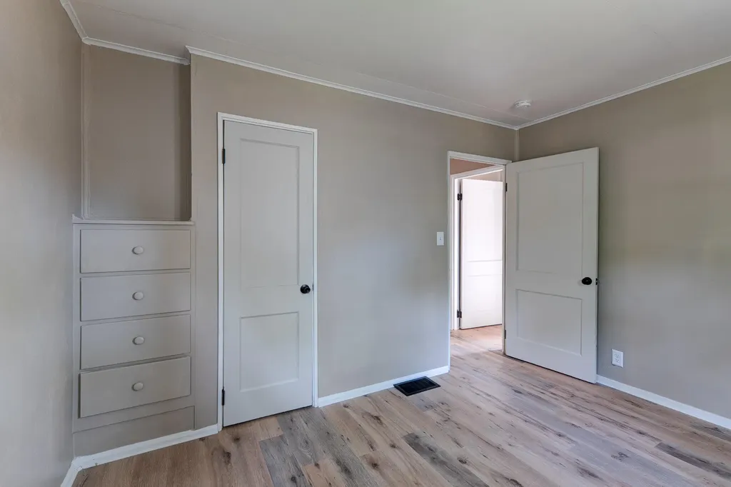 1419 Bronx Avenue Kalamazoo Charter Township MI 49048