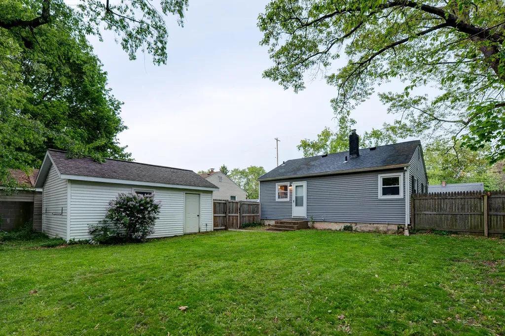 1419 Bronx Avenue Kalamazoo Charter Township MI 49048