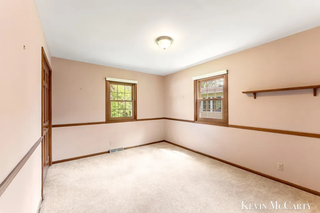 1746 Edgewood Avenue SE Grand Rapids City MI 49506