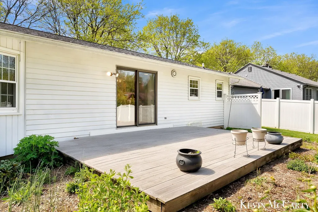 1746 Edgewood Avenue SE Grand Rapids City MI 49506