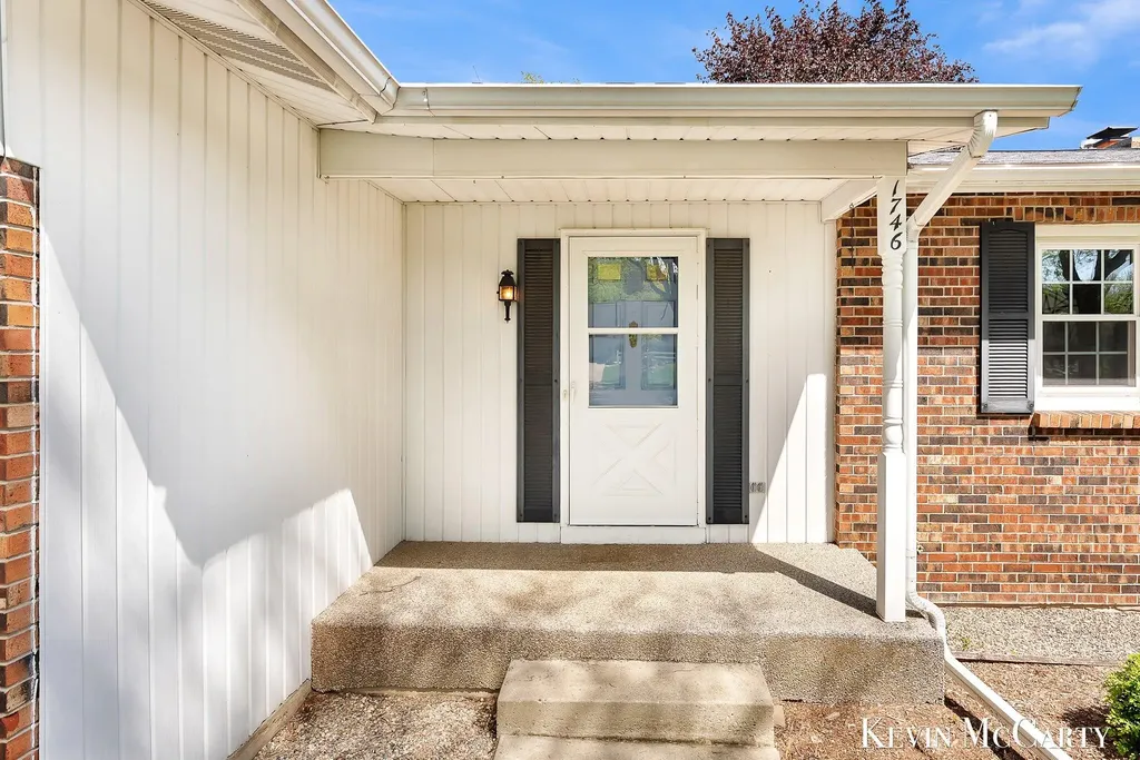1746 Edgewood Avenue SE Grand Rapids City MI 49506