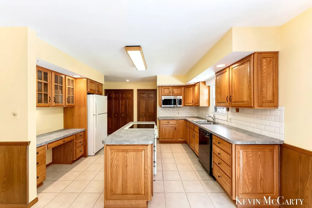 1746 Edgewood Avenue SE Grand Rapids City MI 49506